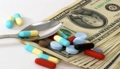 واردات دارو با دلار ۳۸۰۰ تومانی انجام می شود