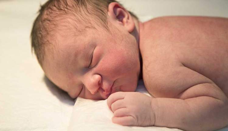 کشف علت دست و پا زدن جنین در ماه های آخر بارداری