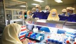 بازدید وزیر بهداشت از شرکت تولیدکننده صافی دیالیز در سمنان
