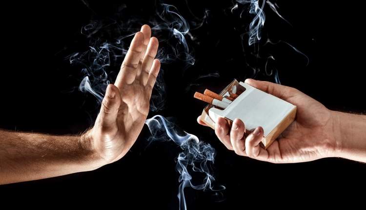 غیرسیگاری‌ها از همنشینی با سیگاری‌ها پرهیز کنند