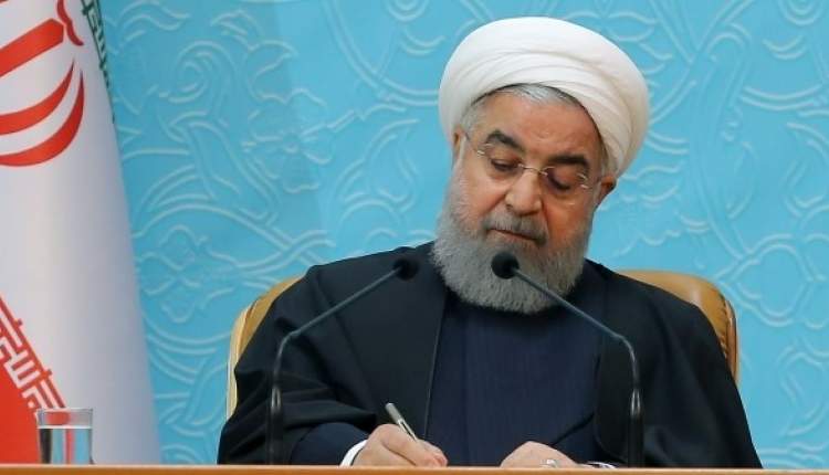 حسن روحانی در پیامی  درگذشت والده قاضی زاده هاشمی را تسلیت گفت