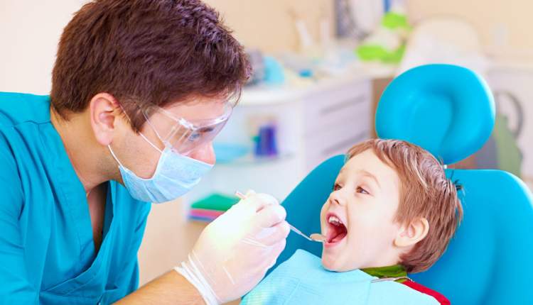 دولت فقط ۱۰ درصد هزینه های دندانپزشکی را پرداخت می کند