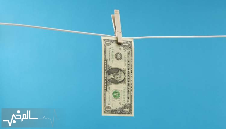بیش از 60 درصد از داروهای وارداتی با ارز 4200 تومانی قاچاق می‌شود