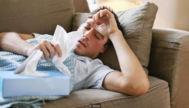 اشخاص با علایم سرماخوردگی ۵ روز در خانه بمانند
