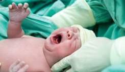هشدار وزارت بهداشت درباره عوارض انجام تولد تقویمی از طریق سزارین