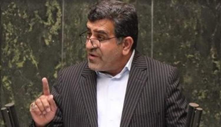 سازمان برنامه و بودجه نمی‌تواند خود را از حوزه دارو کنار بکشد!