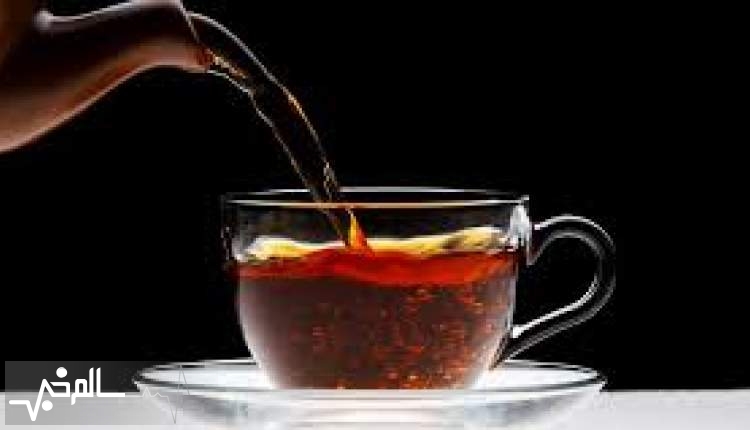 نوشیدن چای پُررنگ، عوارضی همچون افزایش ضربان قلب و فشار خون در پی دارد