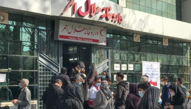 برای کمبود و قیمت‌دستوری دارو چاره‌ای اندیشیده نشود؛ بحرانی سیاسی_اقتصادی در راه است!در راه است