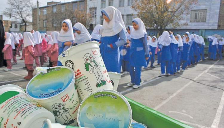 ایرانی‌ها ۳۵ درصد کمتر از آمار جهانی شیر می‌خورند، وزارت بهداشت به وظایف خود عمل نکرده است