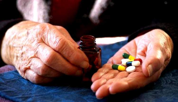 فهرست داروهای تحت پوشش بیمه آب رفته است