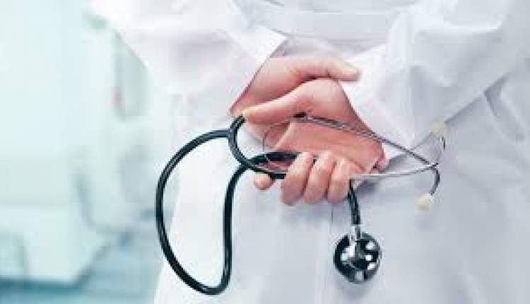 ما در امور داروخانه‌ها دخالت نمی‌کنیم شما هم در طبابت دخالت نکنید