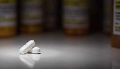 حذف ارز ترجیحی و نبود پوشش بیمه‌ای داروهای سرطان؛ سیاستی مایوس کننده برای بیماران