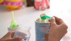 موجودی مواد اولیه رو به اتمام است؛ بحران شیرخشک نوزادان نزدیک است