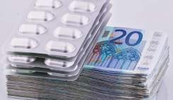 انحراف خطرناک ارز دارو؛ پول درمان مردم را برای واردات بنزین خرج می‌کنیم